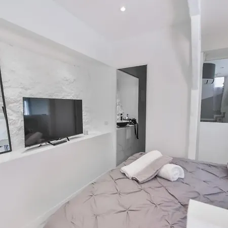 The White House Beausoleil- Monaco Border Waterfall & View Of Sea And Monaco Villa